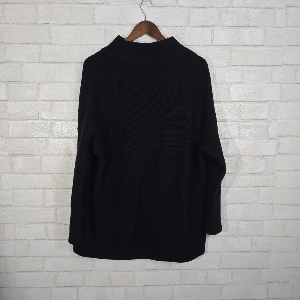 black‎ sweater